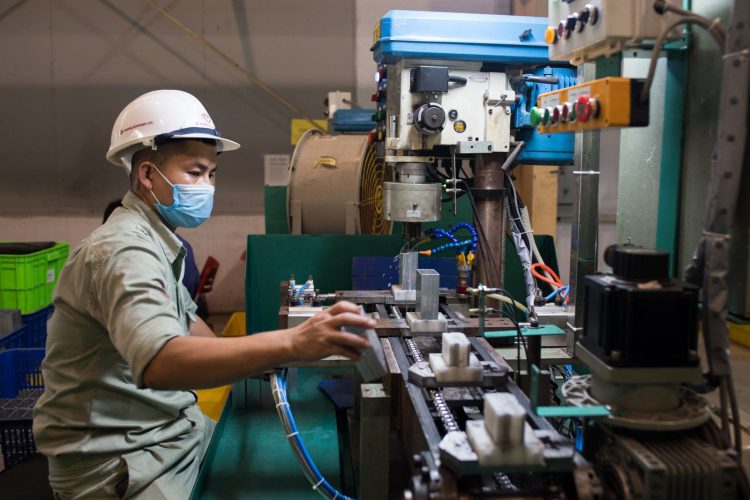 Dịch vụ gia công CNC gia công tiện CNC ở Đồng Nai 1 gia cong co khi tai dong nai