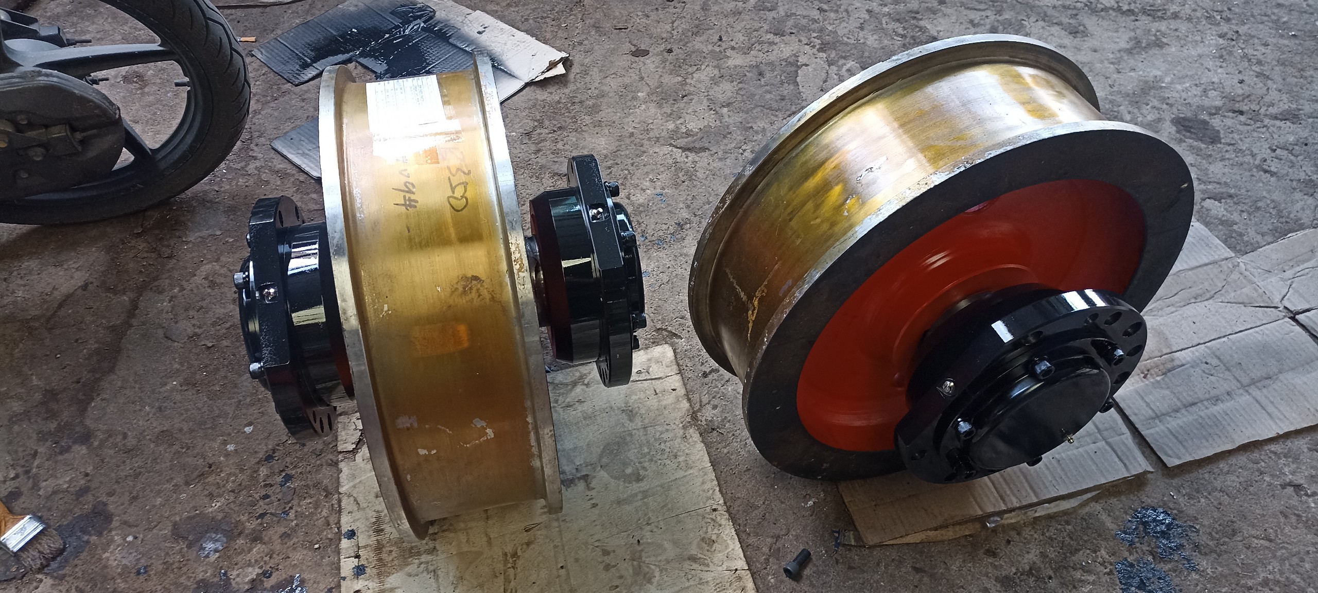 Bánh xe cầu trục – Gia công và phục hồi bánh xe công nghiệp 4 giacongcokhinhatphat200723210